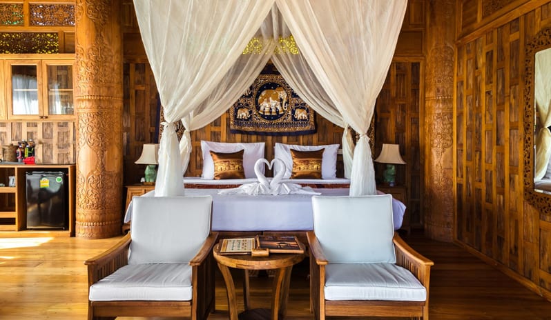 Deluxe Pool Suite